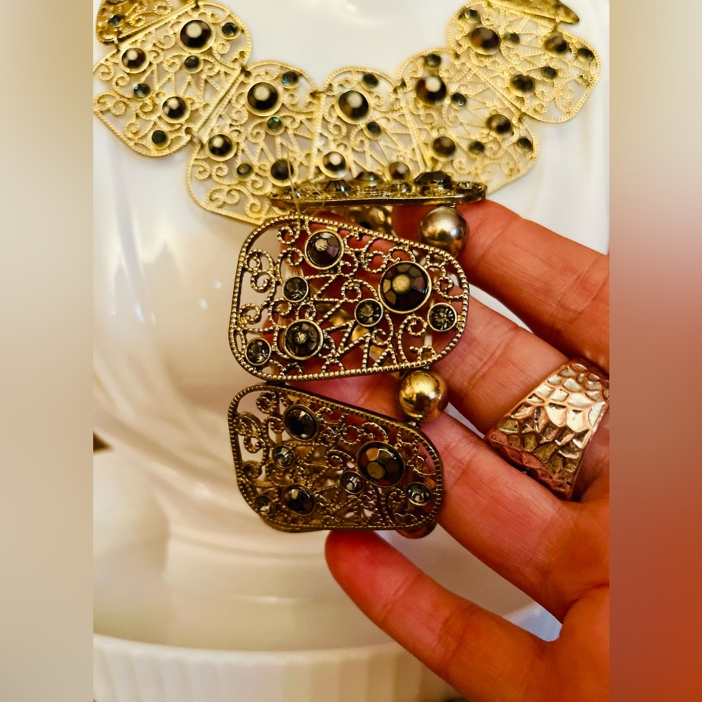 Gold Filigree Collar Necklace with Black Stone Accents Matching Bracelet - Picture 3 of 7